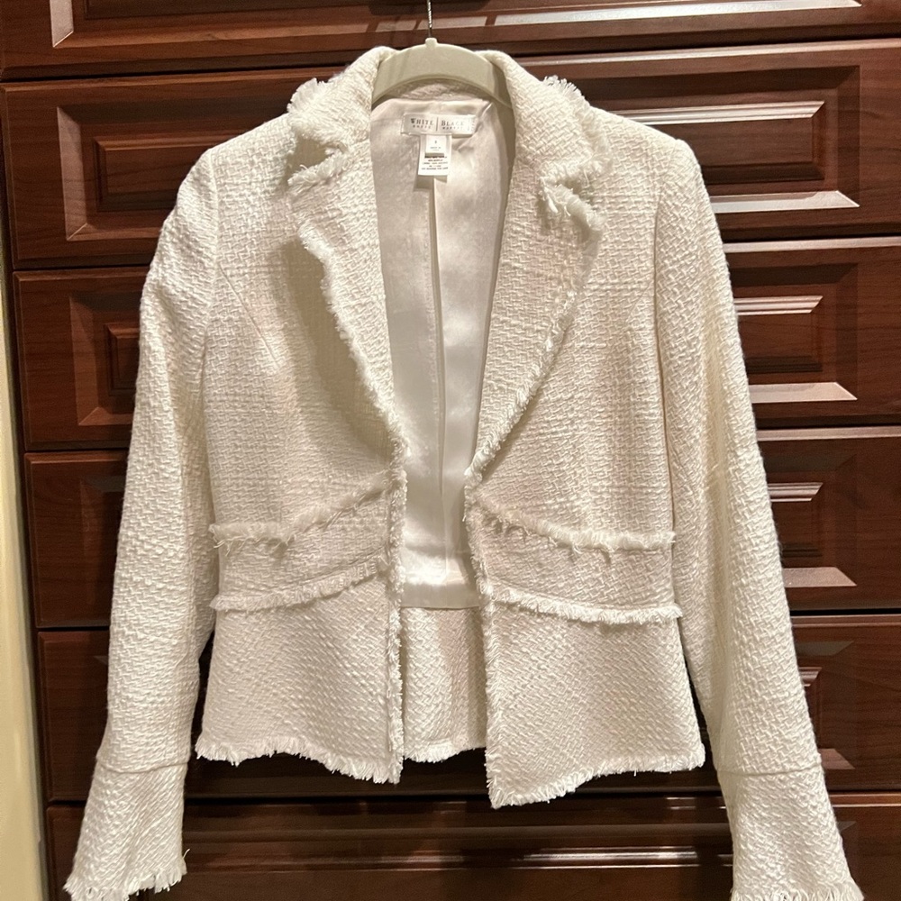 New White House Black Market White blazer